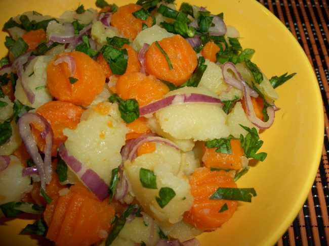 Insalata calda di carote e patate