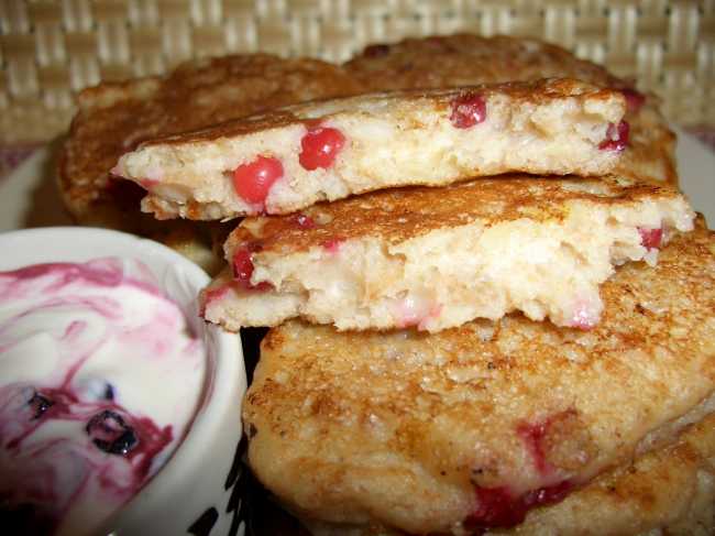 Pancakes "7 cereals", whole grain with banana and lingonberry