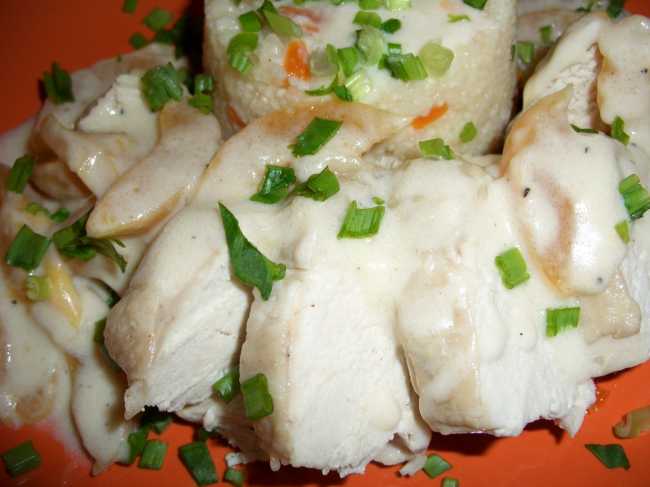 Chicken breast in creamy apricot gravy