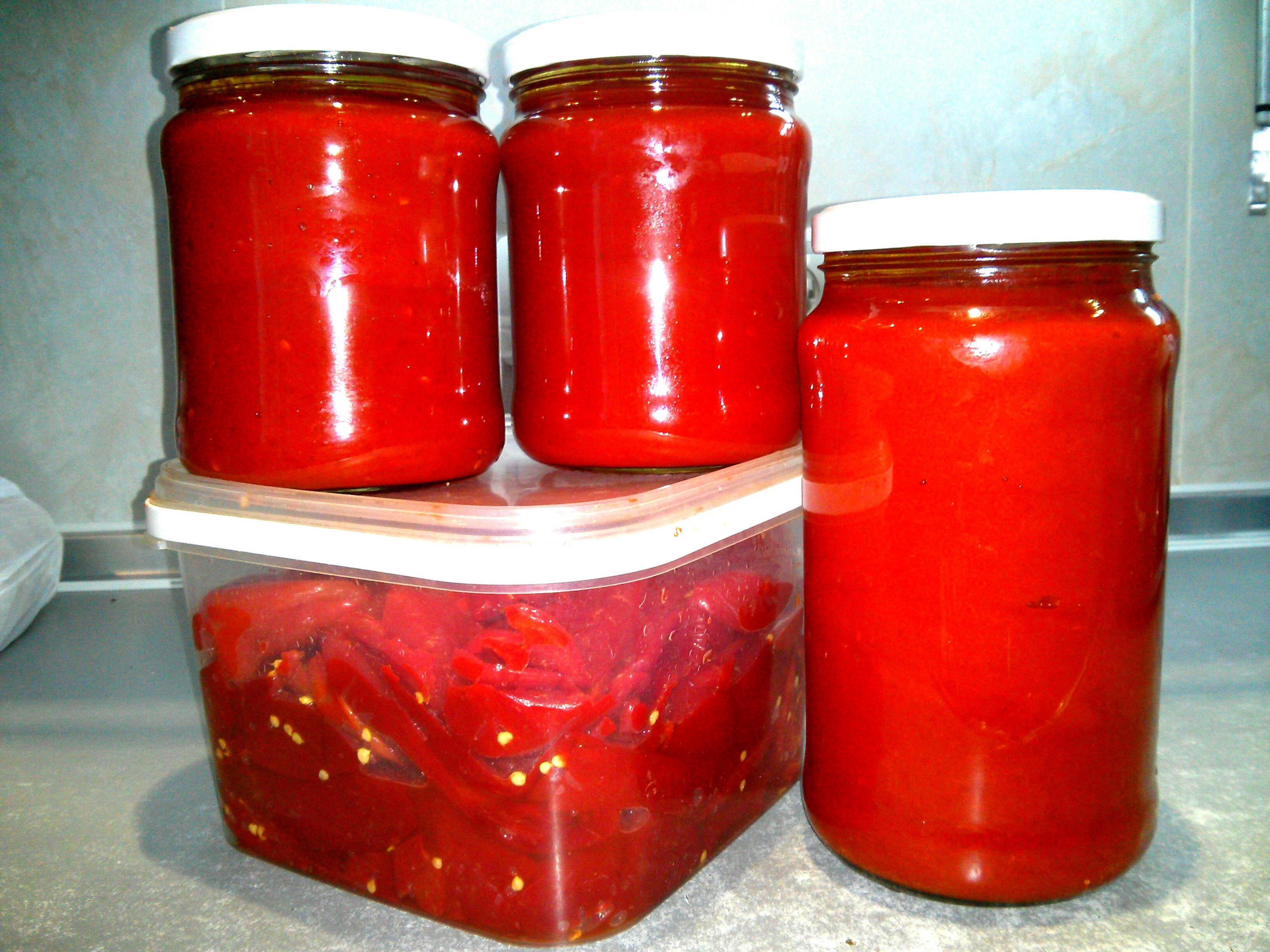 Salted sweet red pepper paste