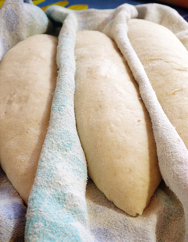 How to bake a baguette in the oven?