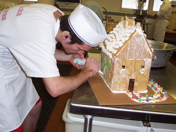 Gingerbread house (how to assemble and decorate)