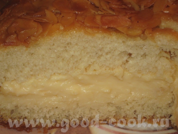 Pastel de crema con picadura de abeja