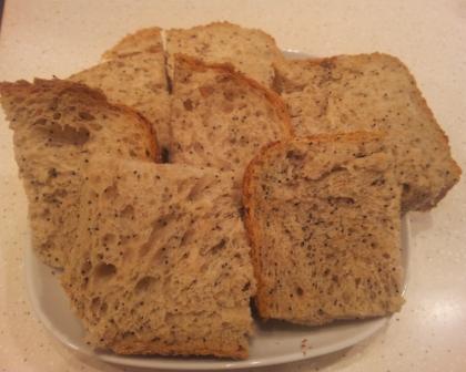 Wheat bread with onions and poppy seeds