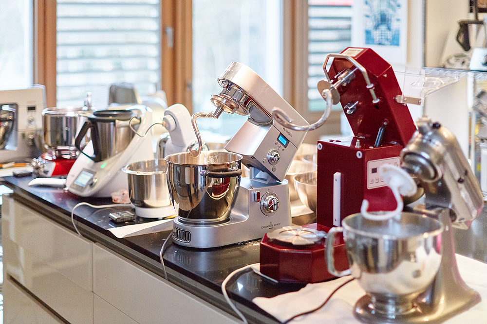 Kenwood kitchen machine: working with attachments