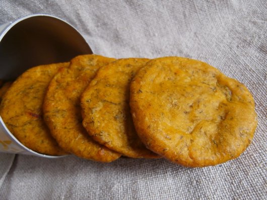 Biscotti verdi all'aglio e aneto