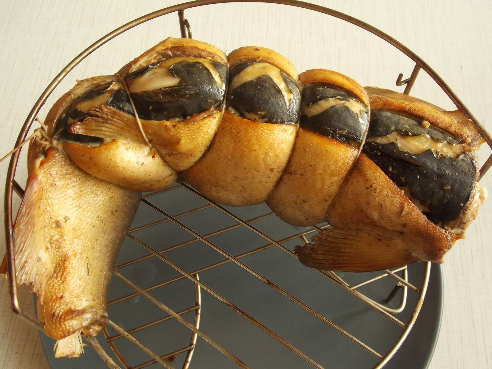 Salmone rosa affumicato e rotolo di sgombro (affumicatoio per pentola a pressione marca 6060)