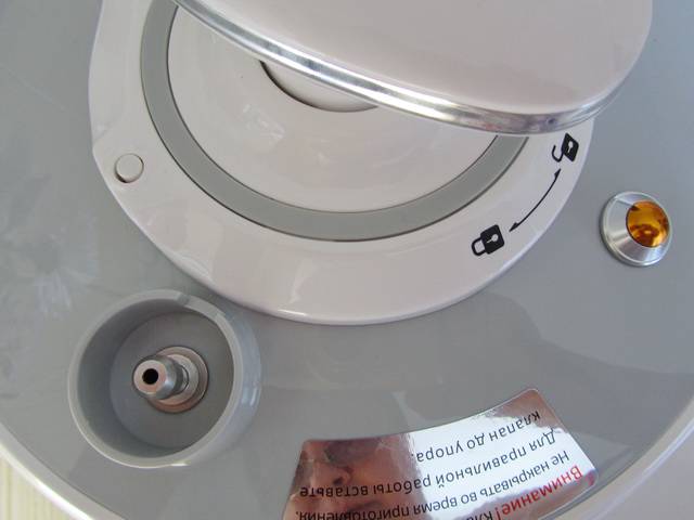 Testare la pentola a pressione multicooker Brand 6051