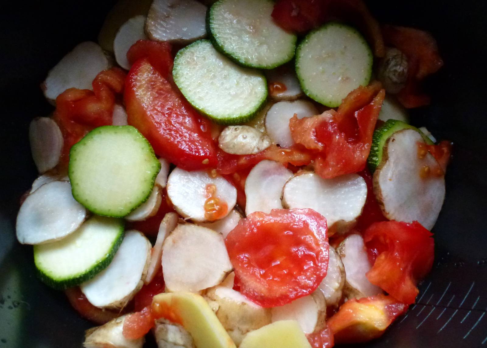 Casseruola di topinambur e zucchine (pentola a pressione multicooker marca 6051)