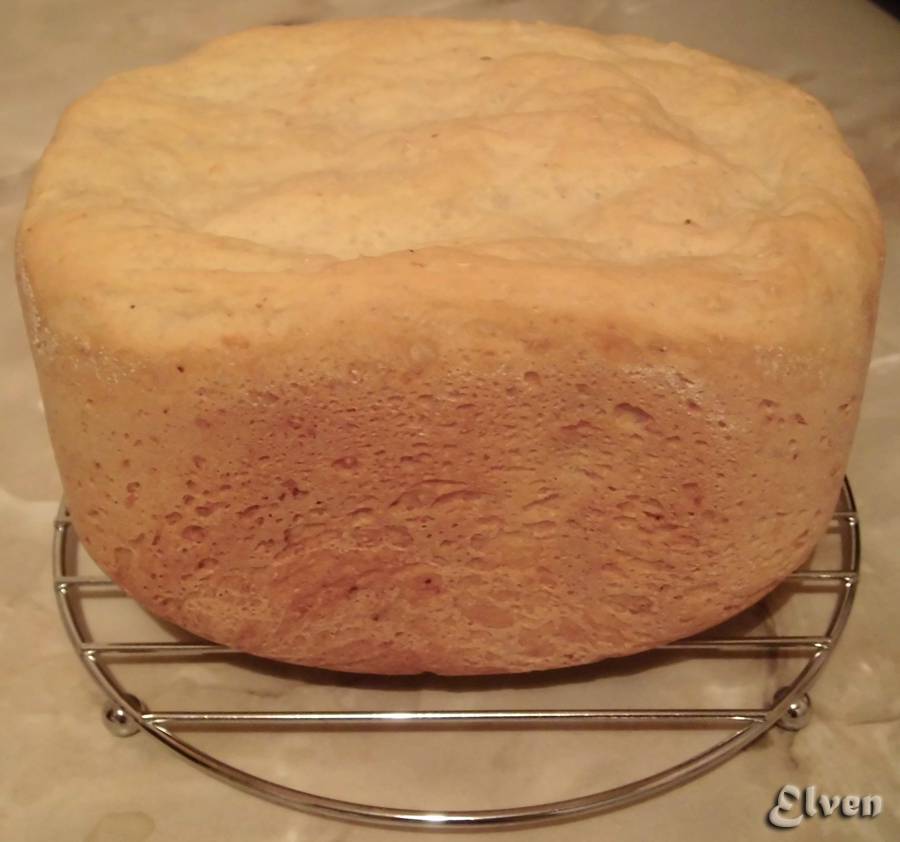 Pane d'avena nella macchina per il pane Scarlett-400