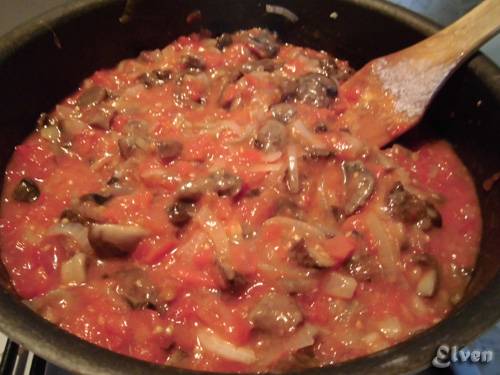 Misch tomato mung bean with mushrooms