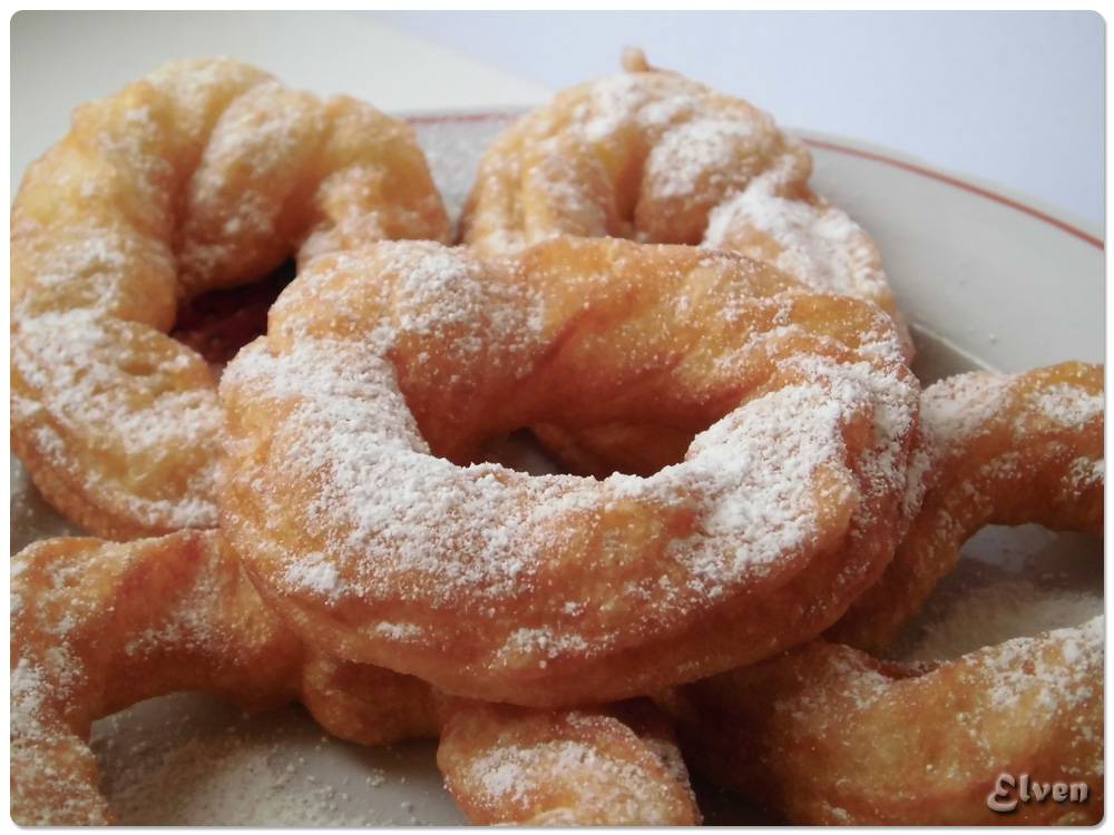 Spritzkuchen - custard rings