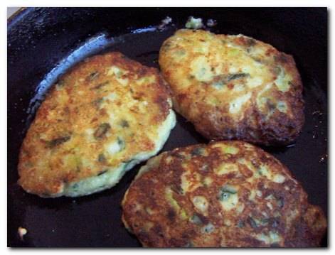 Cottage cheese pancakes, zucchini, spinach