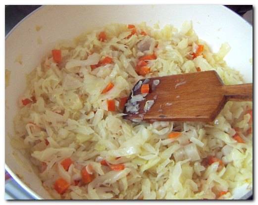 Cabbage pie with sour cream