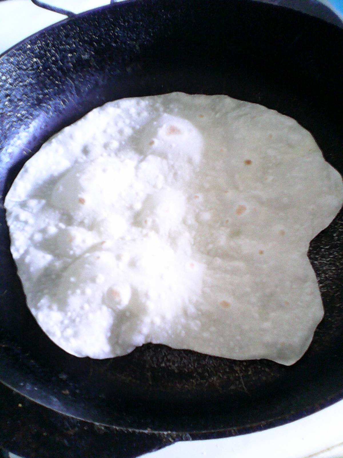 Mga flatbread para sa pangunahing kurso tulad ng curry, kebab, kebab, kofta (mga cutlet na Arabe na may pampalasa)