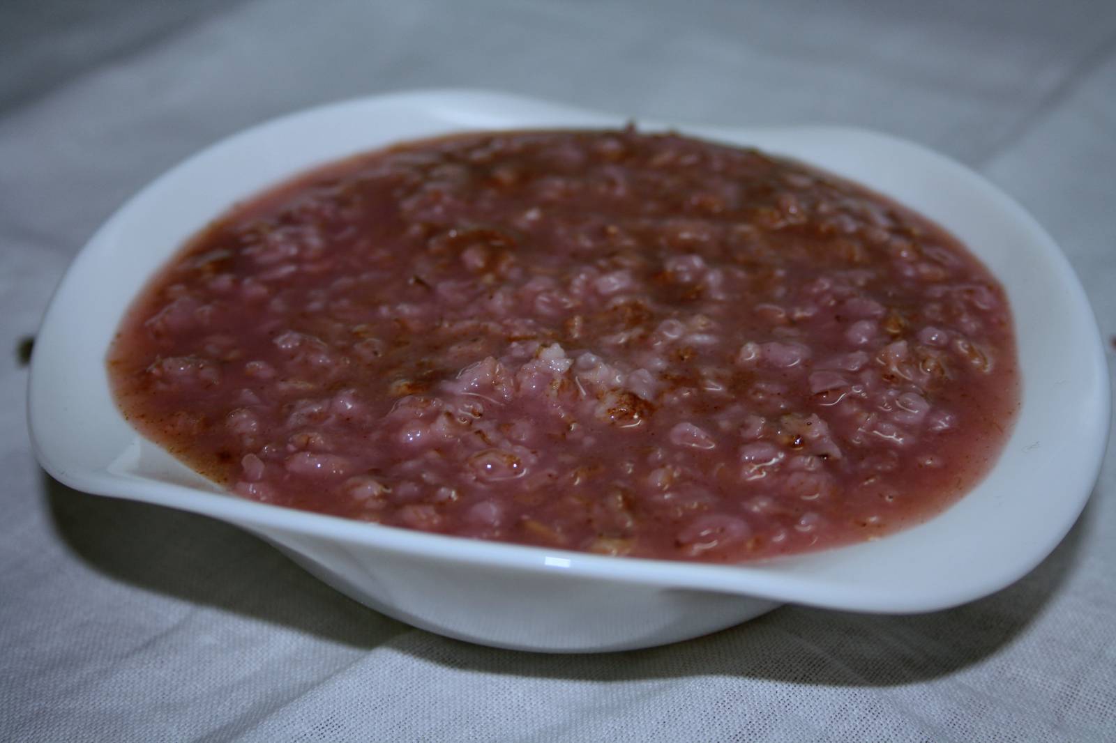 Porridge di farina d'avena con succo di mela (magro) in un multicooker Panasonic