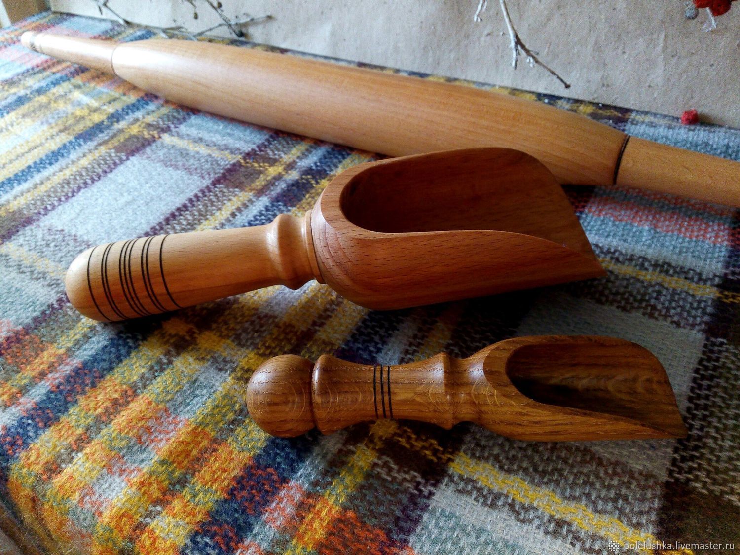 Rolling pins and scrapers for dough