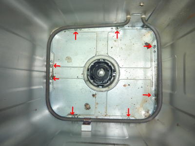 Tarrington House BM2600 / ALASKA BM2600. Ontmanteling van de broodmachine en terugplaatsen van de hoes.