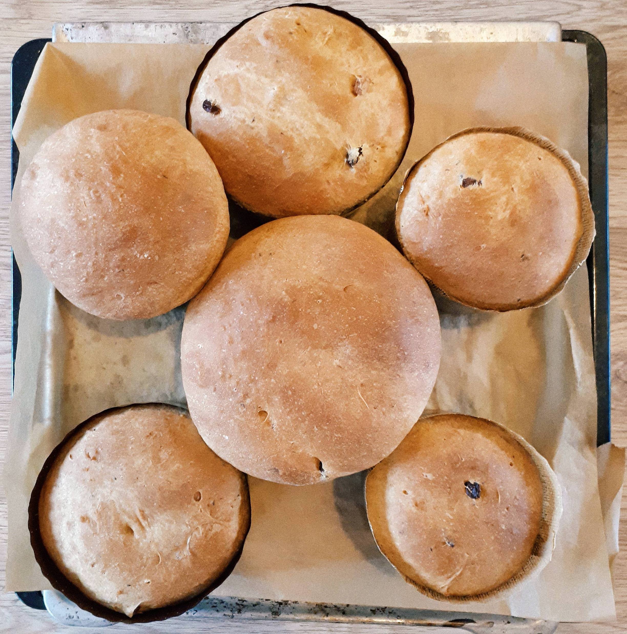 Easter cake (batay sa recipe para sa gumagawa ng tinapay sa Bork)