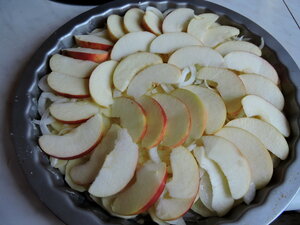 Stevige ovenschotel met aardappel, borst, appel en ui