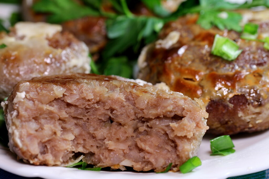 Polpette sotto panna acida (o carne per mascherare)