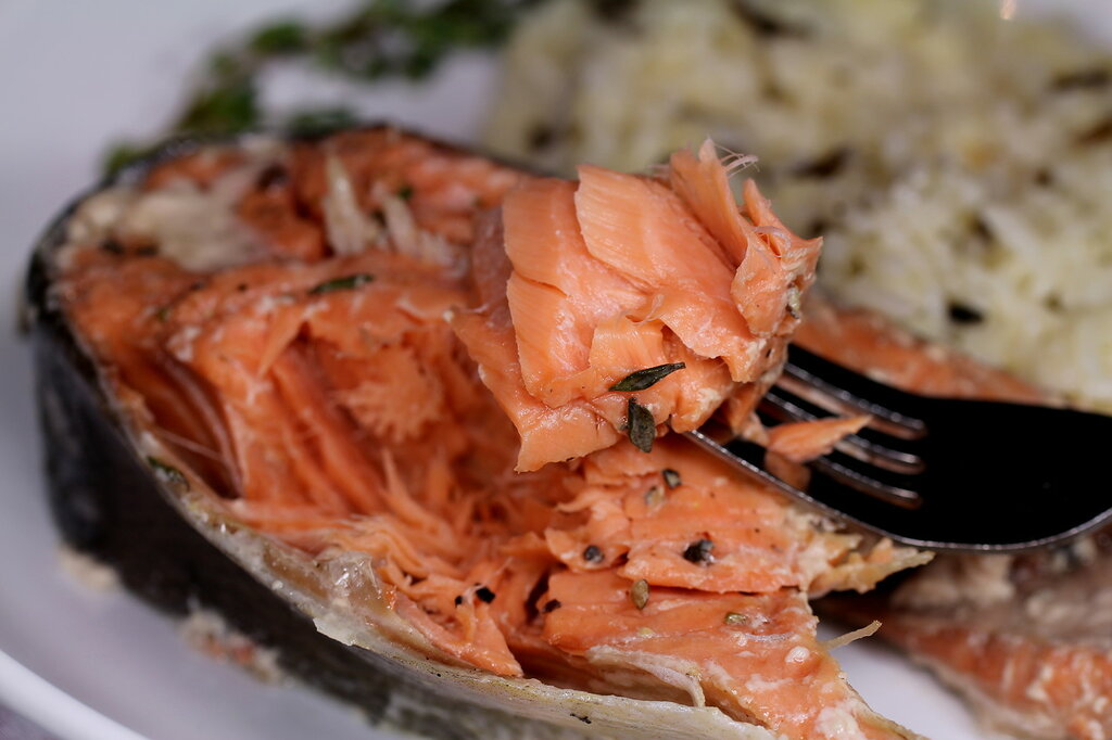 Salmon with thyme sous vide